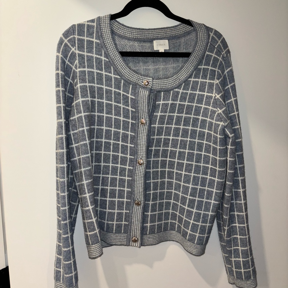 Patterned blue cardigan from Cyrus. Size M. Worn once